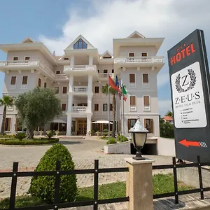 Zeus Hotel Rinas